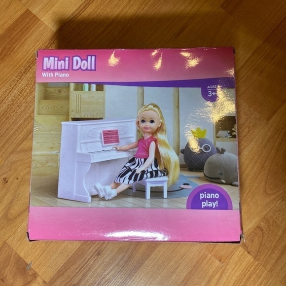 PIANO‎ play mini doll - Picture 3 of 5